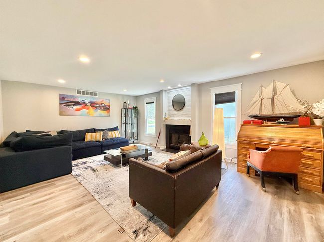 2324 Boulder Ln, House other with 7 bedrooms, 5 bathrooms and null parking in Beloit WI | Image 8
