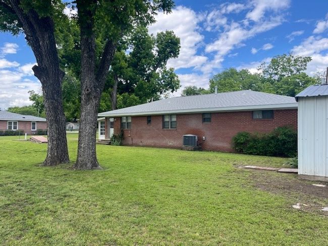 602 West St, House other with 3 bedrooms, 2 bathrooms and null parking in Hico TX | Image 5