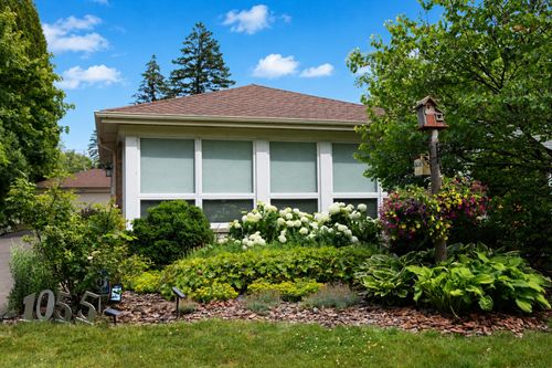 1055 Hillcrest Ave, Highland Park, IL, 60035-2917 | Card Image