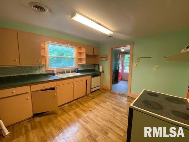 1072 Creal Springs Rd, House other with 2 bedrooms, 2 bathrooms and null parking in Creal Springs IL | Image 31