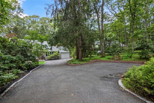 27 Craig Dr, Huntingtn Sta, NY, 11746-4704 | Card Image