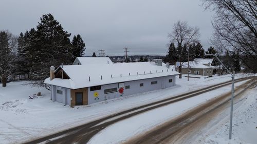 130 Washington Ave, Iron River, MI, 49935-2222 | Card Image