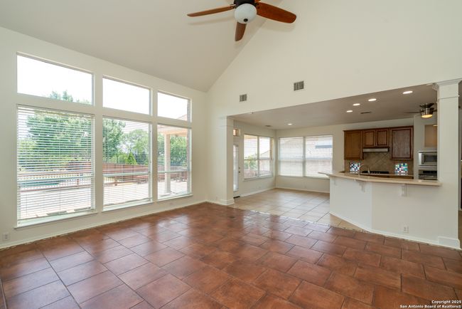 10615 Wind Walker, House other with 4 bedrooms, 4 bathrooms and null parking in Helotes TX | Image 10