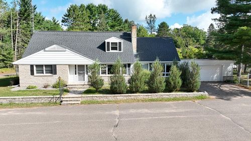 8792 Smith St, Sayner, WI, 54560-9697 | Card Image