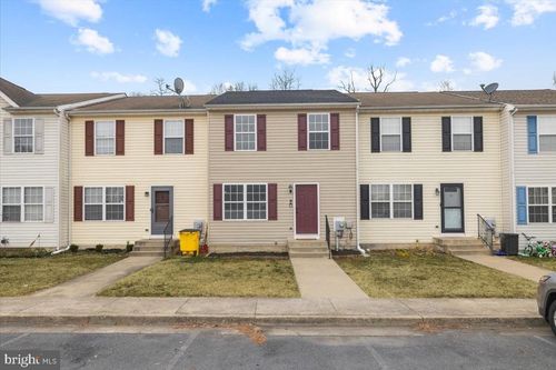 9 Currituck Ct, BUNKER HILL, WV, 25413-4332 | Card Image