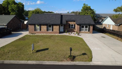 215 Horseshoe Dr, Goose Creek, SC, 29445-4608 | Card Image