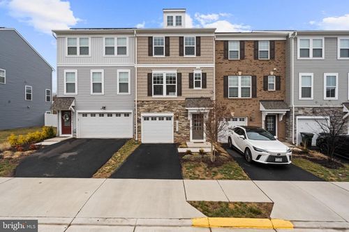 10511 Hinton Way, MANASSAS, VA, 20112-2439 | Card Image