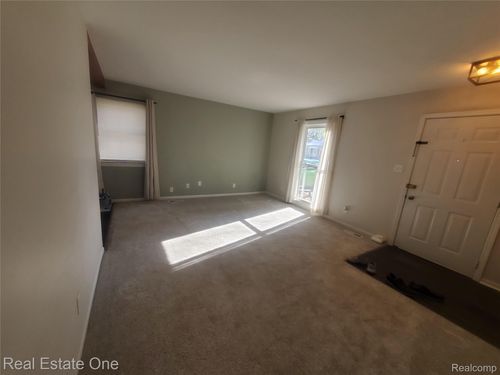 137 Birchwood Dr, Troy, MI, 48083-1712 | Card Image