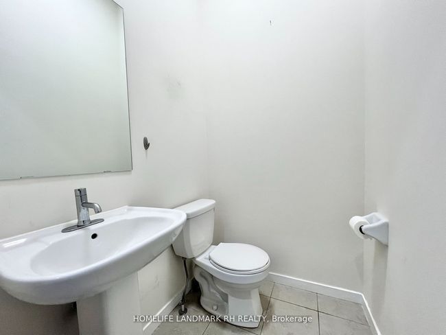 28 Elyse Crt, House attached with 4 bedrooms, 3 bathrooms and 2 parking in Aurora ON | Image 15