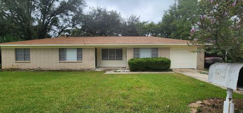 210 Mize St, Huntsville, TX, 77320-3042 | Card Image