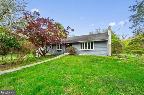 105 Spring Ave, SOUTHAMPTON, PA, 18966-2654 | Card Image