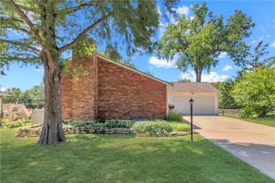 9236 Reeder Drive, House other with 3 bedrooms, 2 bathrooms and null parking in Overland Park KS | Image 1