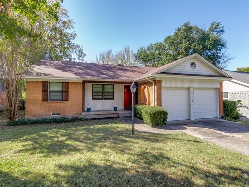 11707 Rogue Way, Dallas, TX, 75218-1833 | Card Image