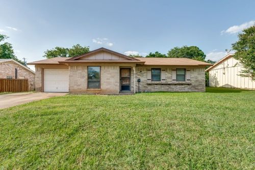 612 Glenn Dr, Euless, TX, 76039-2613 | Card Image