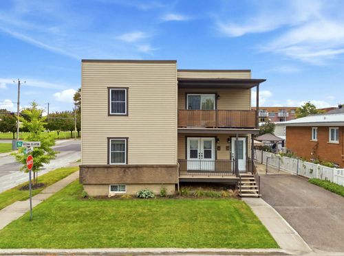 2605 Av. Sylva-Clapin, Saint Hyacinthe, QC, J2S5T7 | Card Image