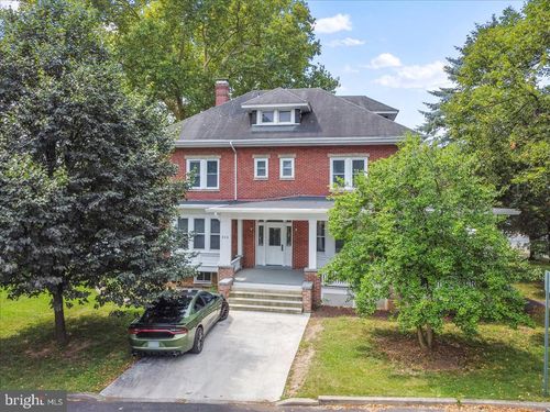 836 Oak Hill Ave, HAGERSTOWN, MD, 21742-3211 | Card Image