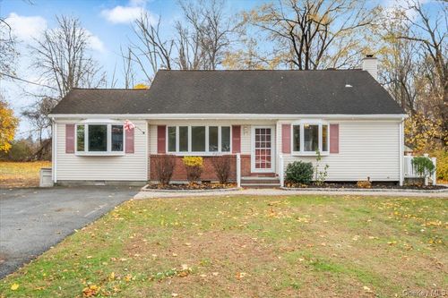 889 Fox Meadow Rd, Yorktown Heights, NY, 10598-2903 | Card Image
