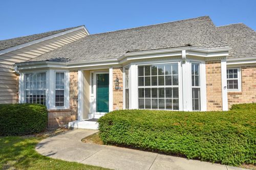 10604 N Winslow Drive, Mequon, WI, 53092 | Card Image