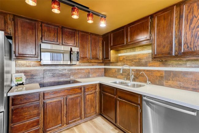 APT-722 - 2016 Main St, Condo with 2 bedrooms, 2 bathrooms and 1 parking in Houston TX | Image 6