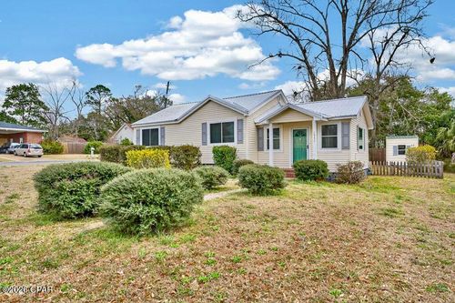 1331 Coggin Ave, Chipley, FL, 32428-1414 | Card Image