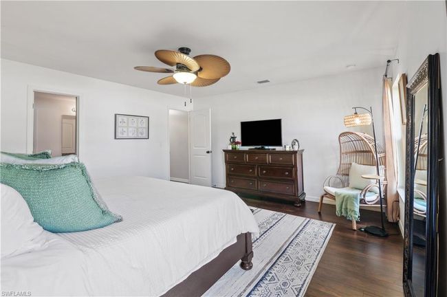420 Se 13 Th Ct, House other with 4 bedrooms, 3 bathrooms and 2 parking in Cape Coral FL | Image 12