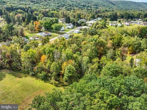 150 Strawberry Ln, Ringtown, PA, 17967-9635 | Card Image