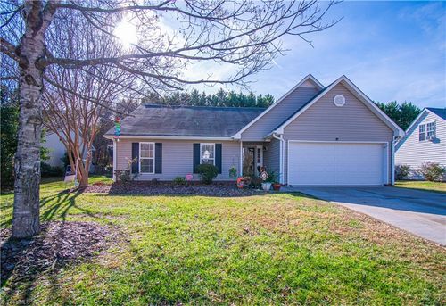 2818 Bridgeport Dr, Winston Salem, NC, 27103-5449 | Card Image