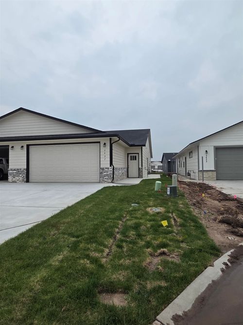 2437 S Wheatland Ct, Wichita, KS, 67235-4142 | Card Image