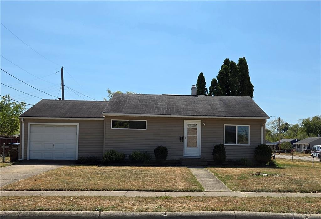Diana Ln, Fairborn, OH 45324