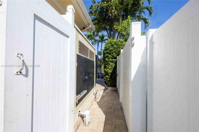 4241 Ne 23 Rd Ter, House other with 4 bedrooms, 4 bathrooms and null parking in Lighthouse Point FL | Image 29
