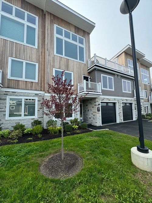 2-48 Vantagepoint Dr, Laconia, NH, 03246-4304 | Card Image