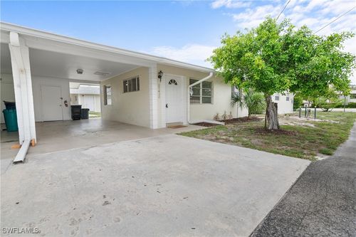 27430 Village Garden Way, BONITA SPRINGS, FL, 34135-5580 | Card Image