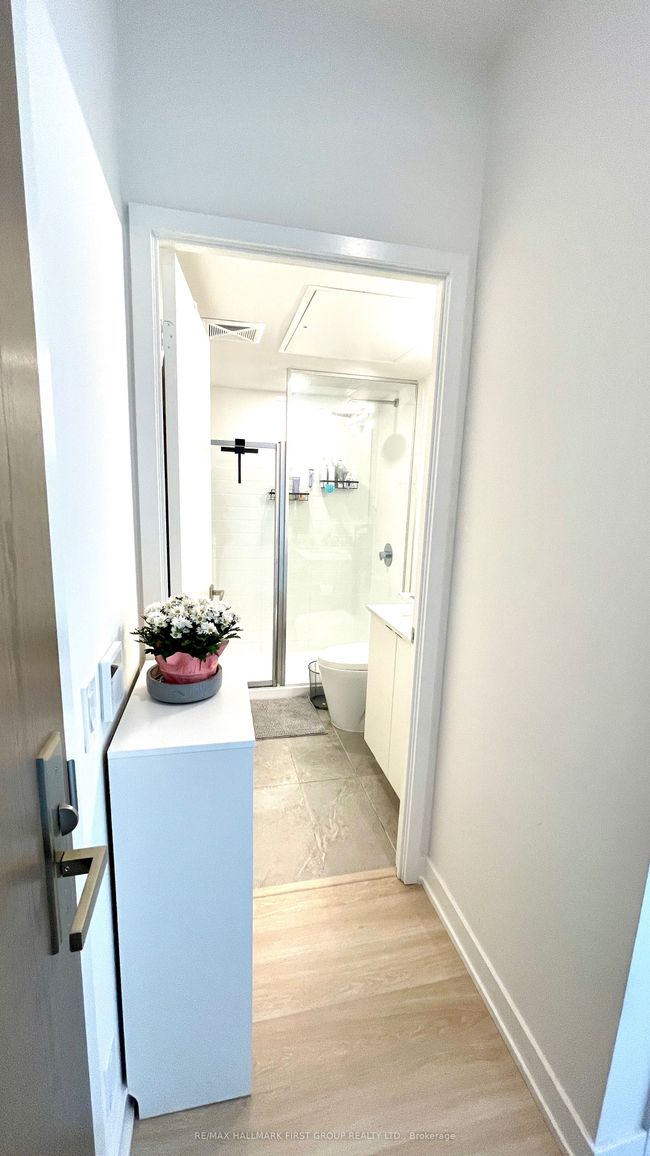 1022 - 30 Tretti Way, Condo with 1 bedrooms, 1 bathrooms and null parking in North York ON | Image 9