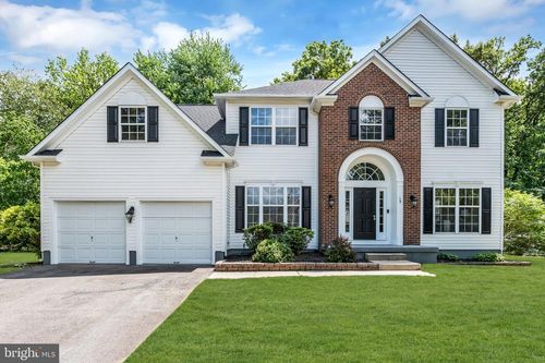 19 Sunflower Cir, Burlington, NJ, 08016-2381 | Card Image