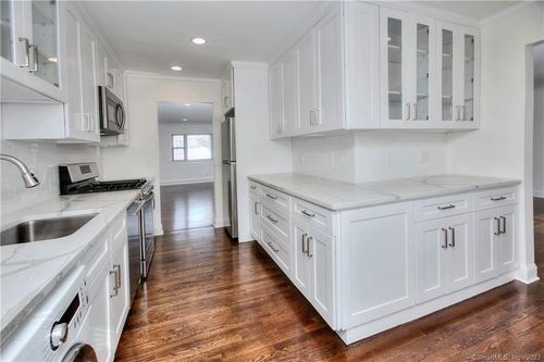 apt-130-245 Unquowa Rd, Fairfield, CT, 06824-5027 | Card Image