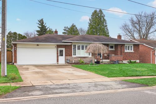 6410 Sherwood Rd, Niagara Falls, ON, L2E5M1 | Card Image