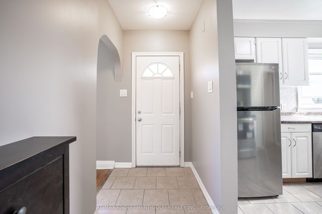 18 Grove Ave, House other with 6 bedrooms, 2 bathrooms and 4 parking in Saint Catharines ON | Image 36