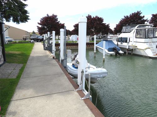 41700 Conger Bay J-216 Street, Harrison Charter Township, MI, 48045 | Card Image