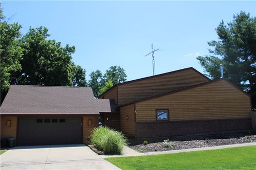 707 N Chestnut St, Shelbyville, IL, 62565-1157 | Card Image