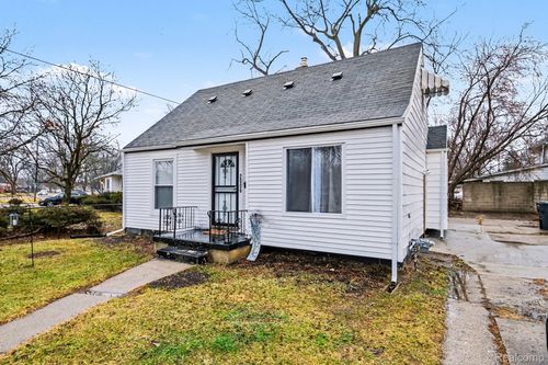 2006 W Mcclellan St, Flint, MI, 48504-2521 | Card Image