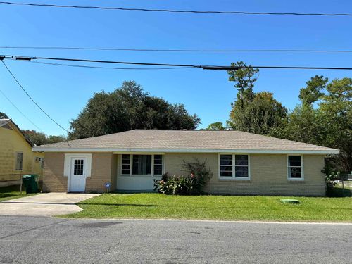 318 St Louis St, Raceland, LA, 70394-3109 | Card Image