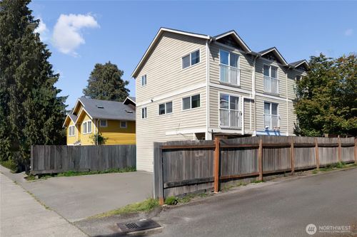 apt-a-8121 Delridge Way Sw, Seattle, WA, 98106-1708 | Card Image