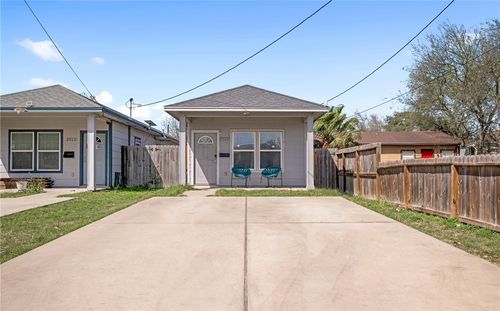 2902 Ruth St, Corpus Christi, TX, 78405-2328 | Card Image