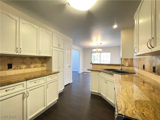 7725 Allano Way, Townhouse with 2 bedrooms, 3 bathrooms and null parking in Las Vegas NV | Image 9