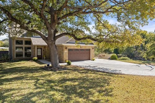 1201 Doe Run Holw, Fredericksburg, TX, 78624-2556 | Card Image