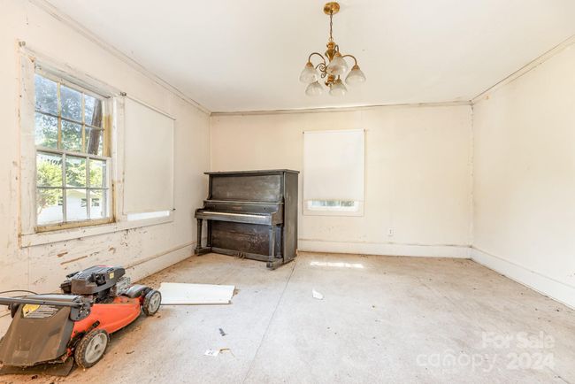 146 Osborne St, House other with 3 bedrooms, 1 bathrooms and null parking in Jonesville NC | Image 11