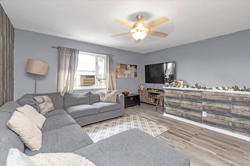 208-22402 Stronghurst Ave, Queens Village, NY, 11427-2008 | Card Image