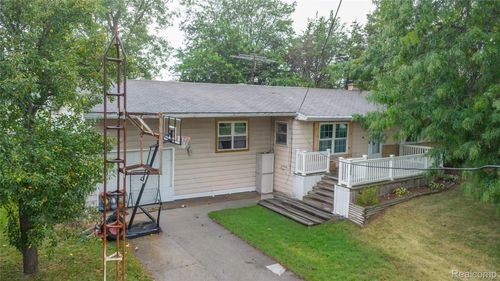 3495 Luce Rd, Flushing, MI, 48433-2393 | Card Image