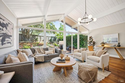 212 Blackstone Dr, San Rafael, CA, 94903-1508 | Card Image