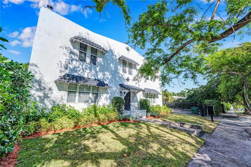 893 Ne 81st St, Miami, FL, 33138-4659 | Card Image